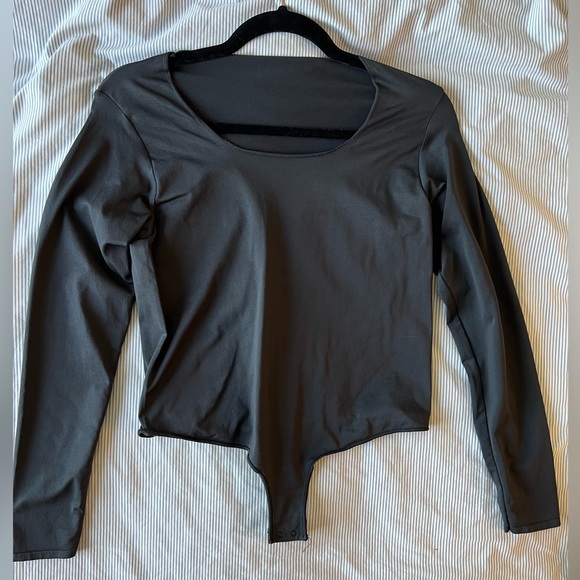 New Skims Essential Scoop Neck Long Sleeve Black Thong Bodysuit - Picture 6 of 10